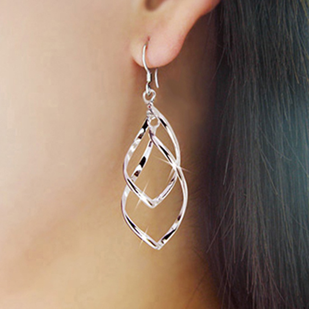 Khuyên tai dáng dài tạo hình độc đáo quyến rũ cho nữ