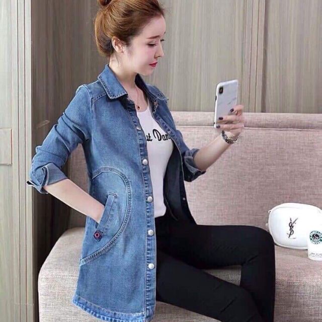 ÁO KHOÁC JEAN FORM DÀI "SANT AIGO áo form dài, cổ sơ mi, cài nút, 2 túi, in chữ vạt trước bầu vạt sau ngang