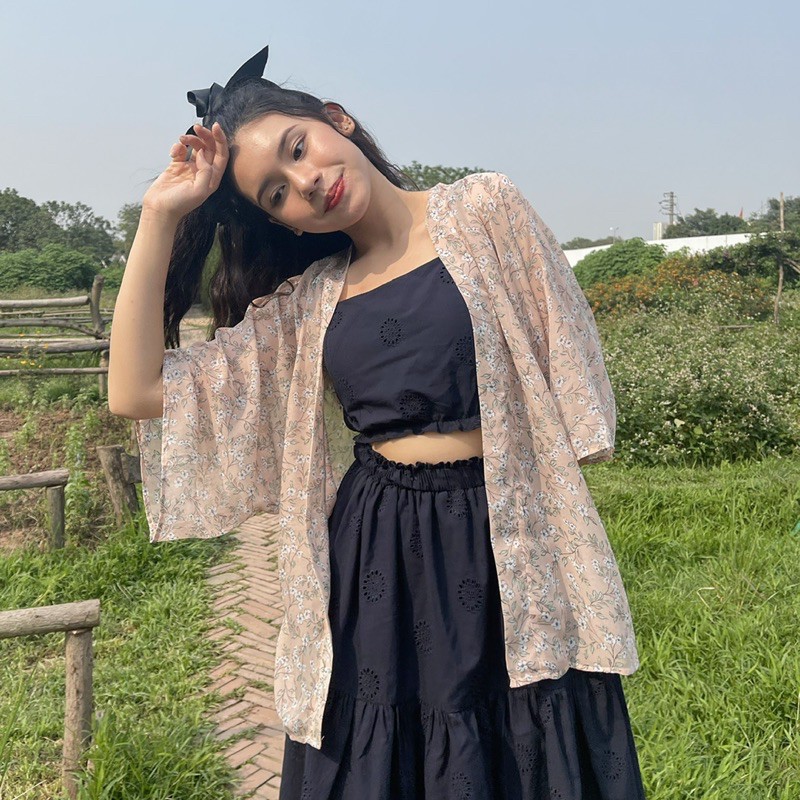 Kimono Nền Hồng Hoa Chùm