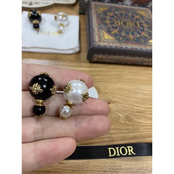 Bông tai cao cấp Dior