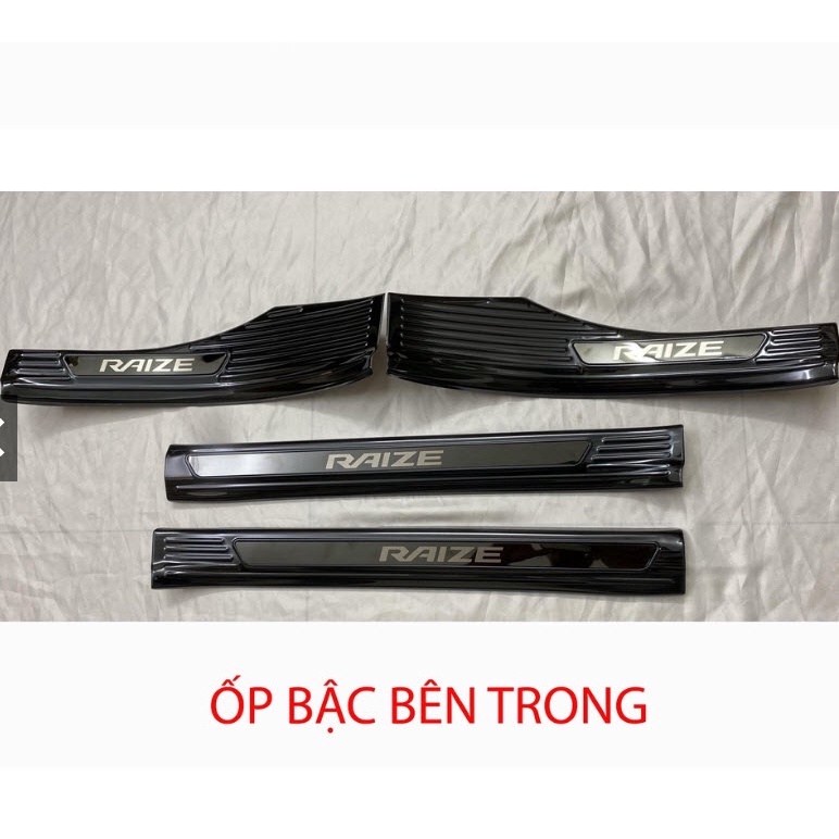 Ốp Bậc Cửa, Nẹp Bước Chân Toyota Raize Vân TITAN Cao Cấp full bộ cao cấp