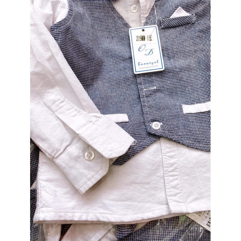 Áo sơ mi đính kèm gile(mua 1 mà được 2 luôn ạ), bé diện kèm quần jean hoặc trong vest hàng có sẵn, kèm ảnh thật, video