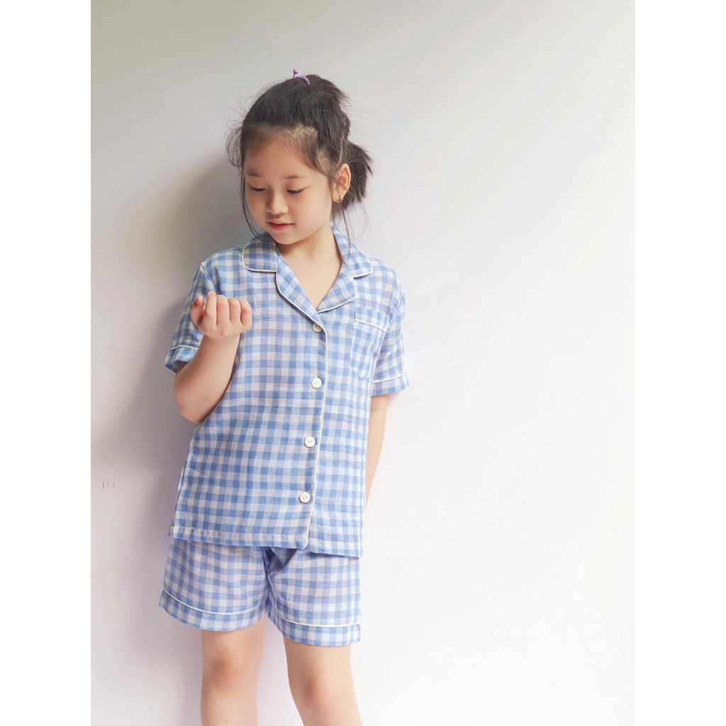 Bộ pyjama caro cho bé