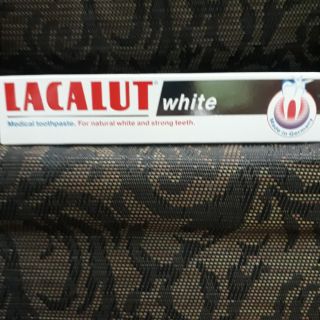 Kem đánh răng làm trắng răng lacalut white 75ml