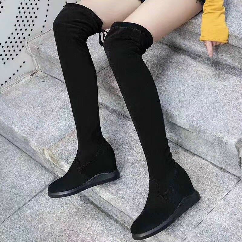 Boots đùi da lộn đế xuồng siêu tôn dáng.