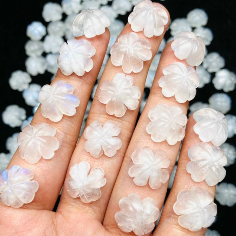 Vòng Tay Cỏ 4 Lá Màu Trắng Mặt Trăng Moon