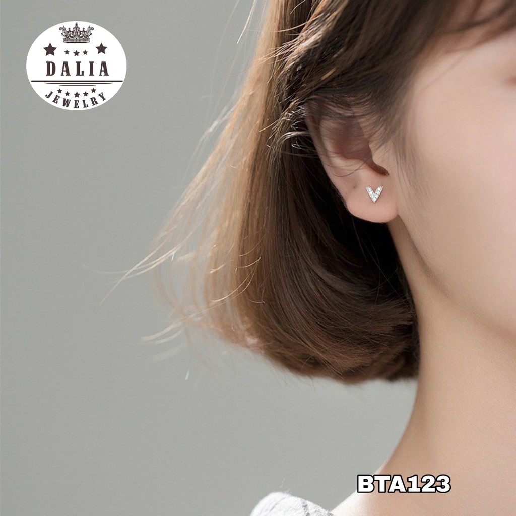 Bông tai bạc nữ chữ V nạm đá bắn tim DaLiA Jewelry khuyên tai chuẩn bạc không gỉ