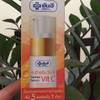 Sản phẩm dưỡng da mặt và cổ Serum Vit C Yanhee Thái Lan