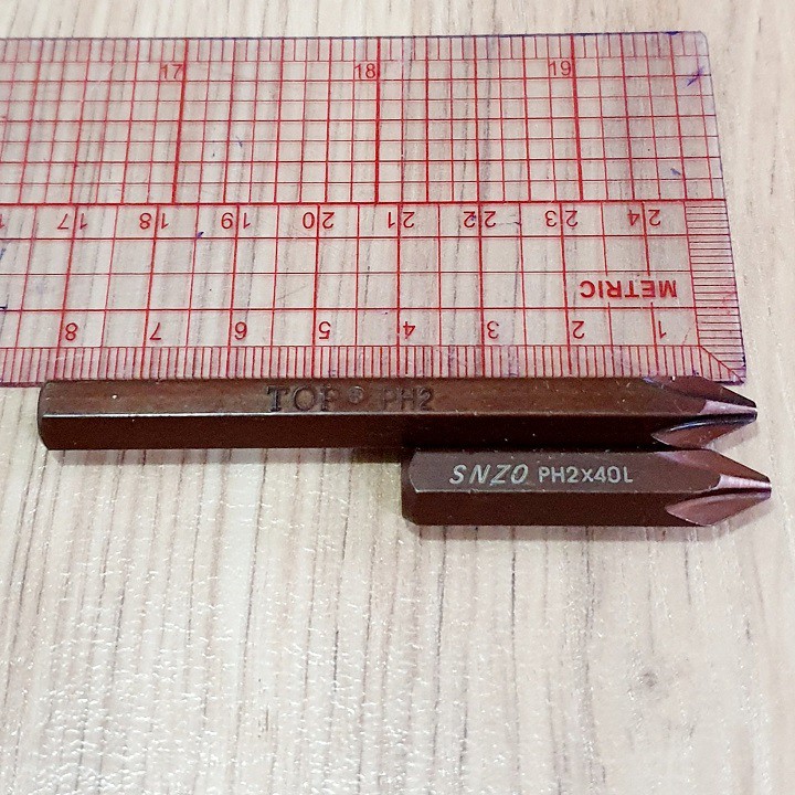 Bộ 2 Công Cụ Gồm 1 mũi vít bake đóng dài 8cm + 1 mũi vít bake đóng dài 4cm.