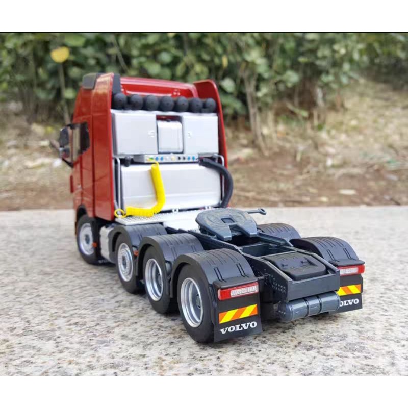 Xe Mô Hình đầu kéo siêu trường Volvo FH16 750 8×4 Kim loại 1:32