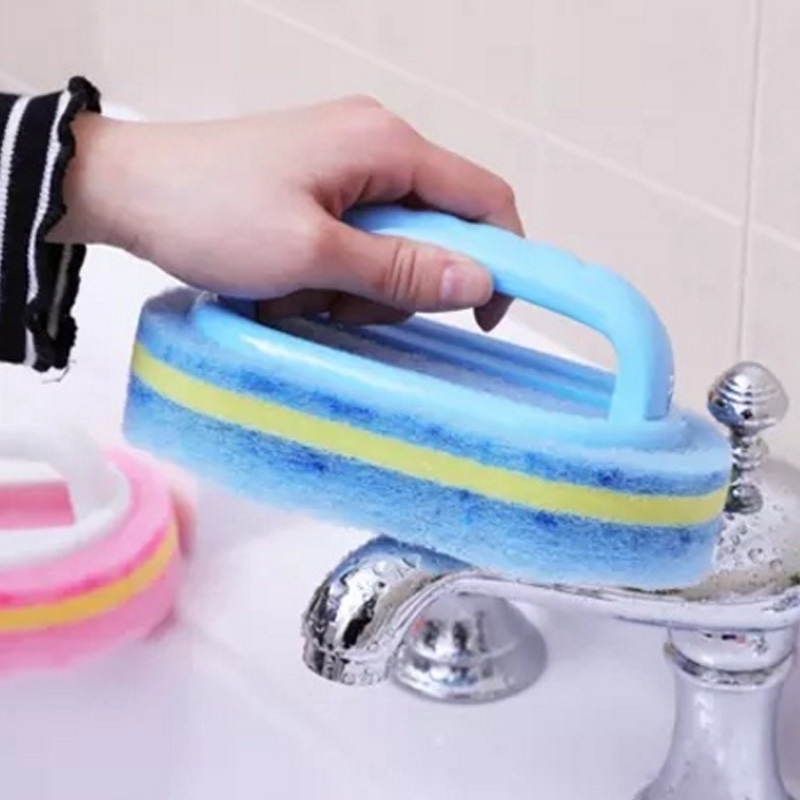 Bàn chải nhựa có tay cầm tiện lợi