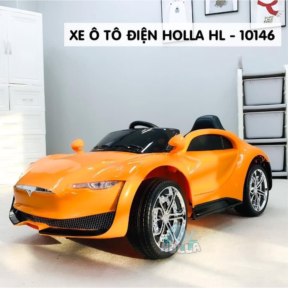 Xe ô tô điện cho bé có điều khiển từ xa và nhấn chân ga kết nối được với điện thoại hàng chính hãng Holla HL - 10146