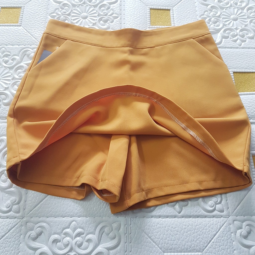 Quần giả váy chữ A có 2 túi chéo - mặt trước váy mặt sau quần màu Đen / Vàng | BigBuy360 - bigbuy360.vn