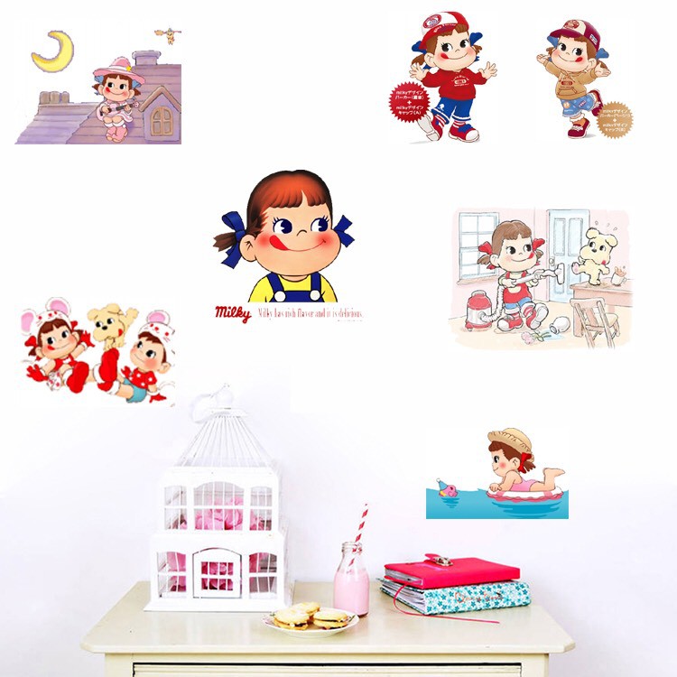Decal trang trí tường - Bé Gái Đáng Yêu nhí nhảnh