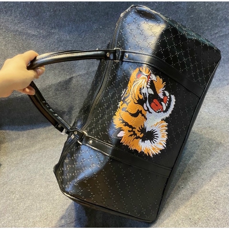 Túi trống du lịch có hoạ tiết nhiều loại, Túi da thời trang in logo phong cách lịch sự btshop