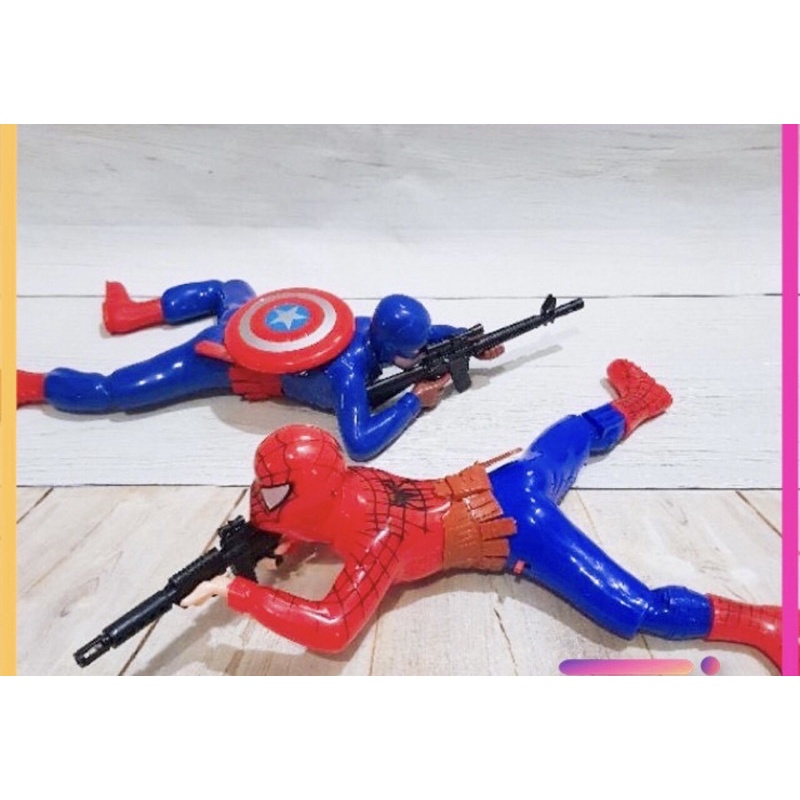 Siêu nhân nhện bò bắn súng dùng pin