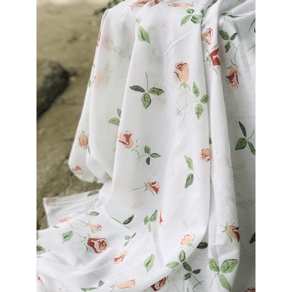 Vải thô hoa cam nền trắng