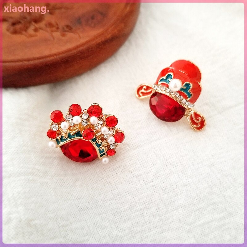 Ghim cài áo thiết kế mão đỏ ấn tượng độc đáo thời trang