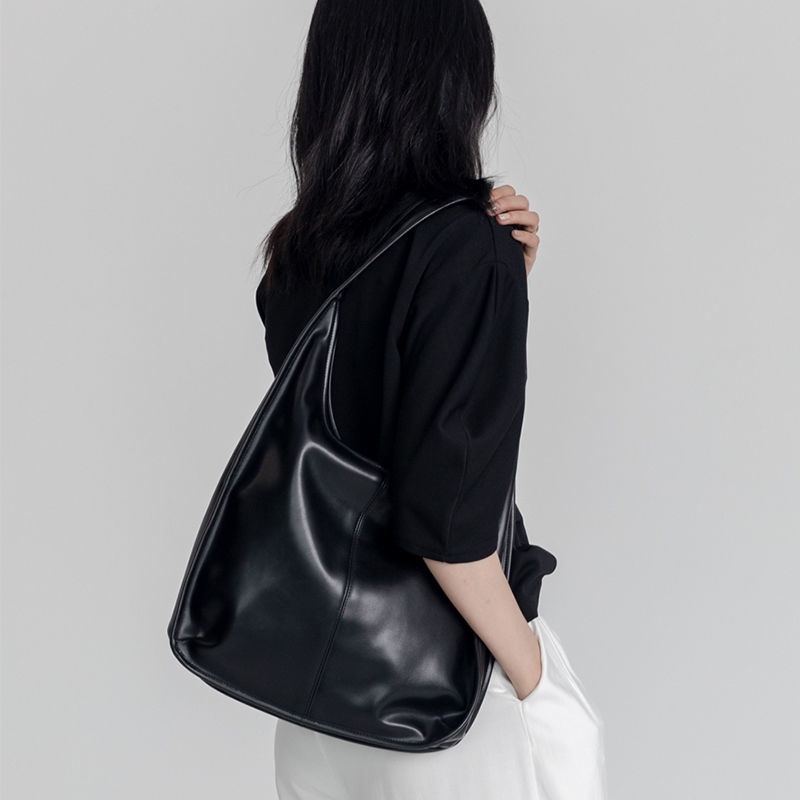 Túi Đeo Vai Phong Cách Mới Năm 2021 Bề Mặt Mềm Mịn Cao Cấp Dễ Phối Đồ Cho Nữ