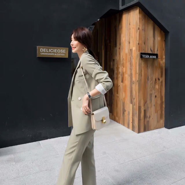 Bộ suit nữ cam kết y ảnh
