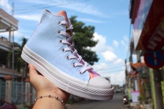 Giày ConVerse ĐỔI MÀU khi ra nắng.