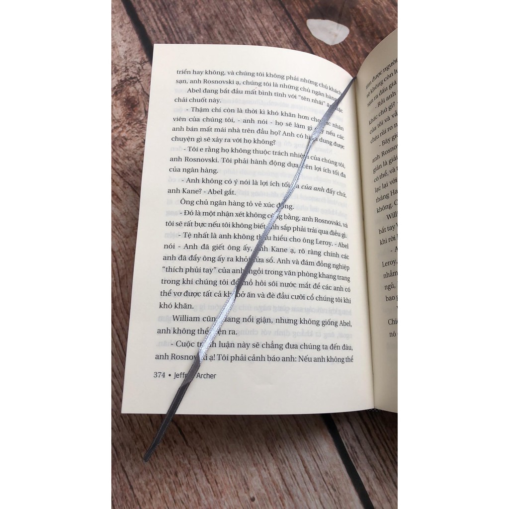 Tiểu thuyết - Hai số phận tác giả Jeffrey Archer - Phiên bản bìa cứng