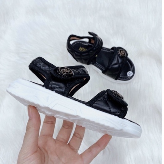 Dép xăng đan quai hậu bé gái đen đế trắng size 26-30