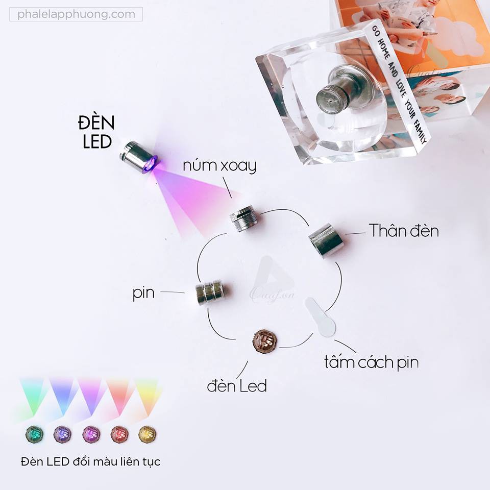 Pha lê xoay lập phương đế đèn led, in 3 ảnh