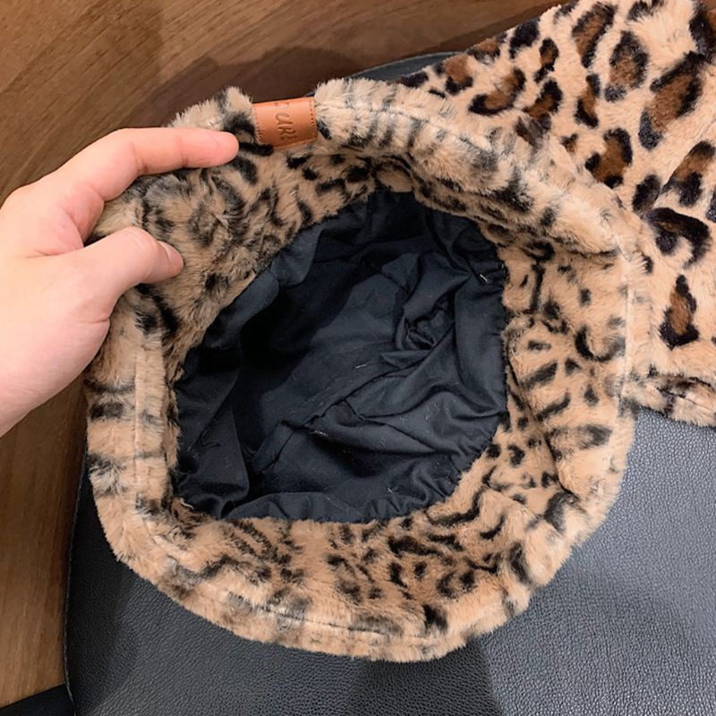 Nón Bucket nữ vải lông họa tiết da báo thời trang mùa đông