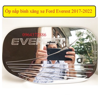 Ốp nắp bình xăng xe Ford Everest 2017-2022 mạ crom cao cấp, sáng bóng