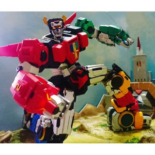 (sale Tết) VOLTRON TP-01 (DŨNG SĨ HESMAN)TITAN POWER KING OF BEAST