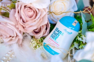 Dung Dịch Vệ Sinh Phụ Nữ Hanayuki Hana Soft Silk