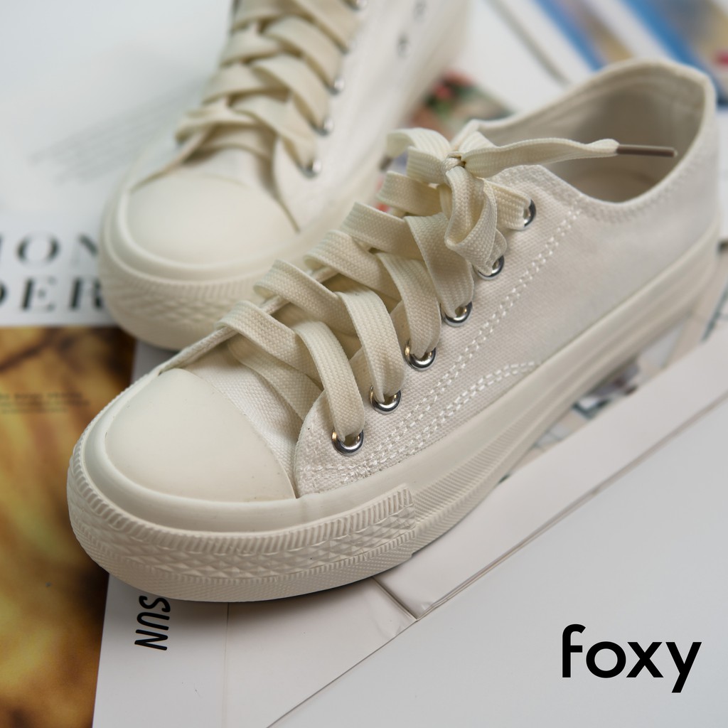 Giày Sneaker Nữ FOXY Đế Bằng Màu Trắng Be Dáng CV Basic Cổ Thấp - FOX021