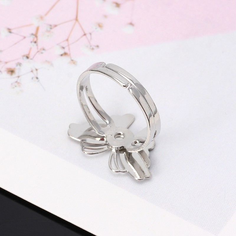 Nhẫn đeo tay kim loại mặt hình bươm bướm màu sắc