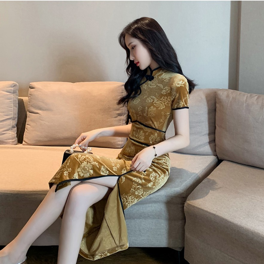 (R139) sườn xám cách tân vàng nhung in hoa(có ảnh khách chụp ở cuối)