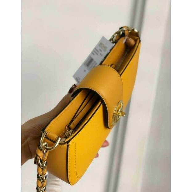 Mk Vàng chất như nước cất