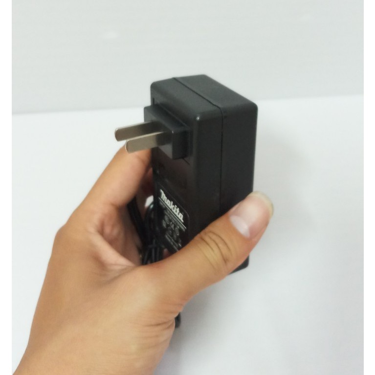 Sạc pin 21v dùng cho máy khoan pin 18v, 21v, 24v, 26v