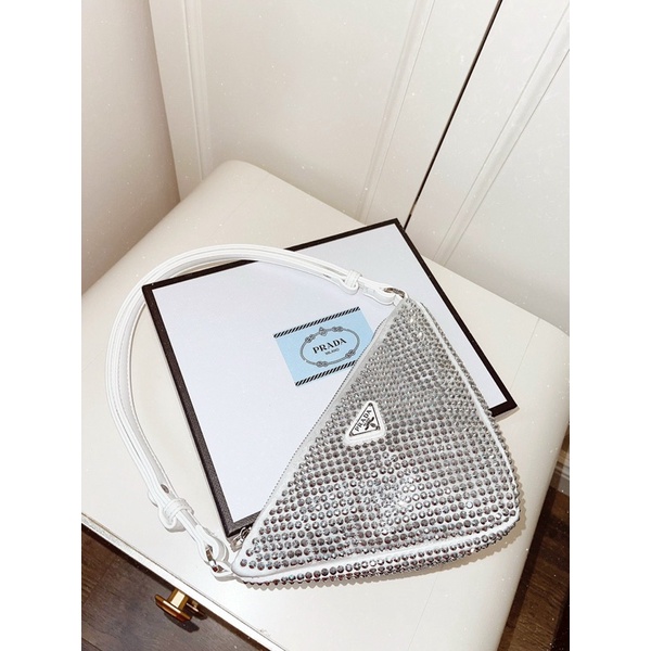 Túi kẹp nách prada đính đá tam giác