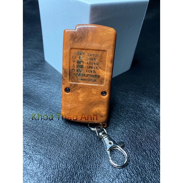Điều khiển cửa cuốn MÃ GẠT 330mhz