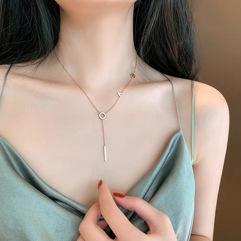 dây chuyền Titan nữ LOVE Thư chống gỉ Phụ kiện thời trang Vòng cổ cho phụ nữ Hàn Quốc