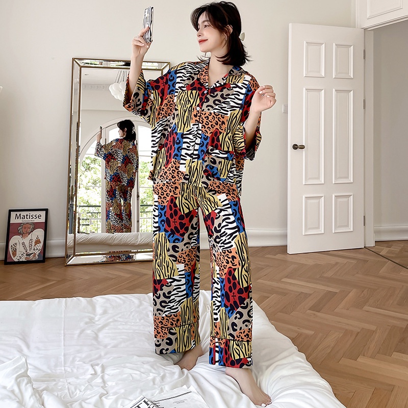 Bộ Đồ Ngủ Lụa Dài Tay Họa Tiết Da Báo Phong Cách Mới Cho Nữ