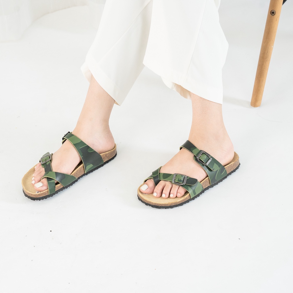 Mã R06 DÉP ĐẾ TRẤU Da PU Camo Rằn Ri Quai Chéo Xỏ Ngón Unisex Birken Vietnam Bioline