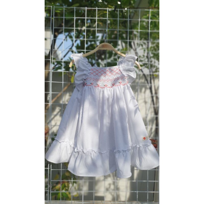 Váy smock thêu tay màu trắng/caro vàng