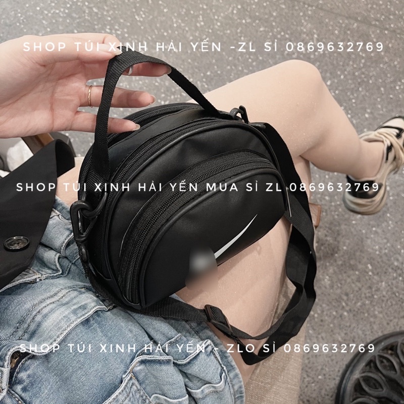 túi đeo chéo dáng bầu 3 ngăn tiện lợi hoạ tiết tích V