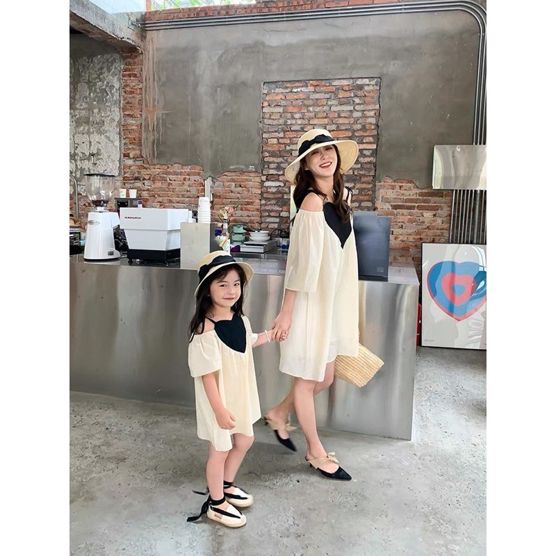 Bán sỉ Sét váy xuông đôi màu be cổ tim đen cho mẹ và bé | BigBuy360 - bigbuy360.vn