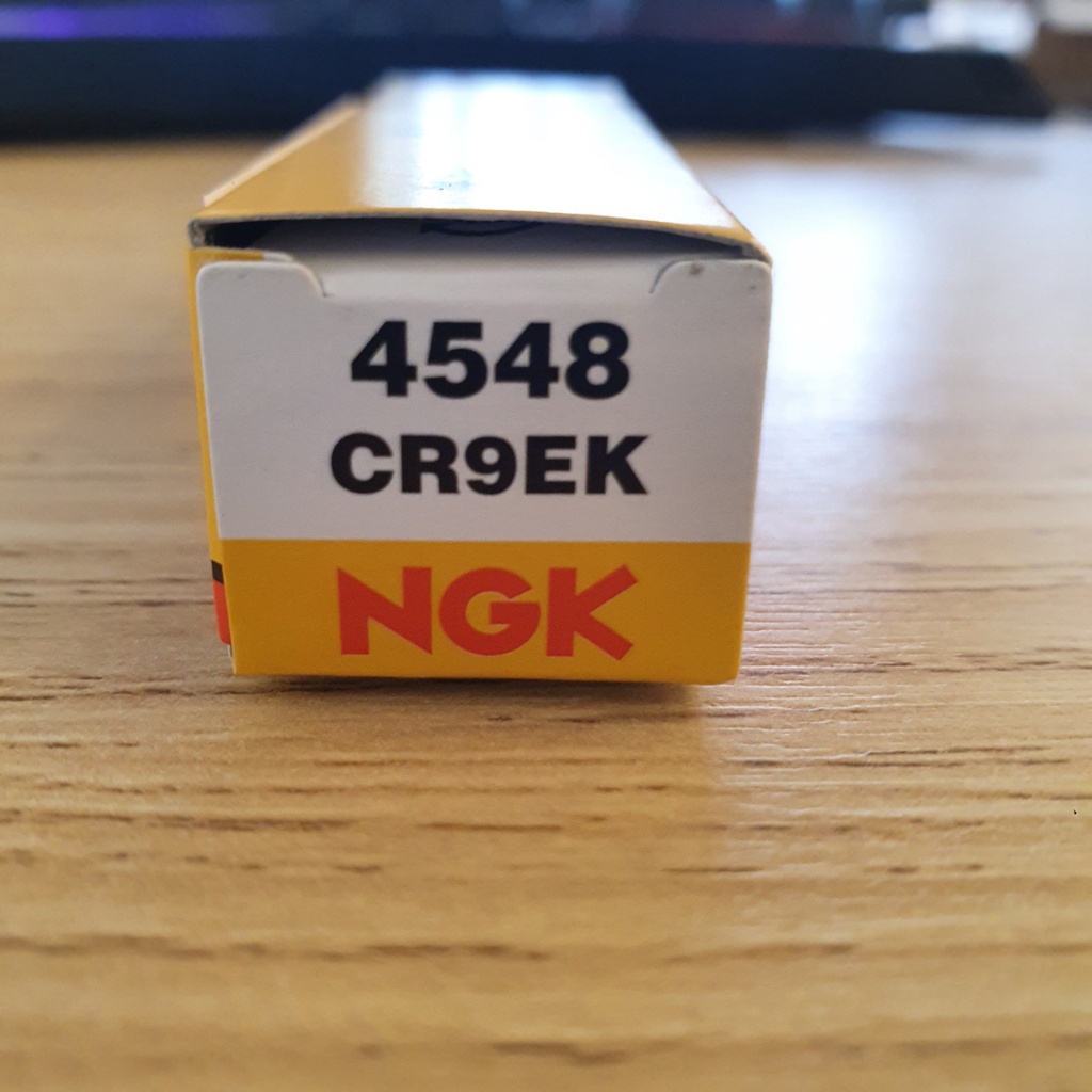 Bugi NGK  CR9EK 2 chấu chính hãng cho xe gắn máy, Moto .