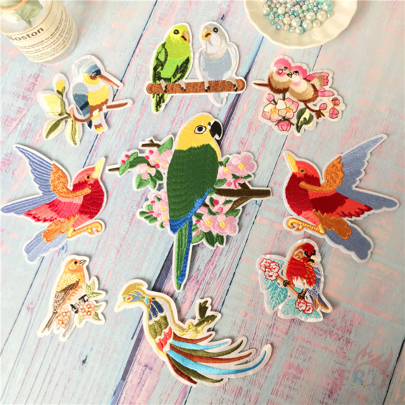 ♚ Colorful Flying Birds Series 01 Iron-On Patch ♚ 1Pc Parrot Magpie DIY Sew on Iron on Badges Patches（M - 06348）