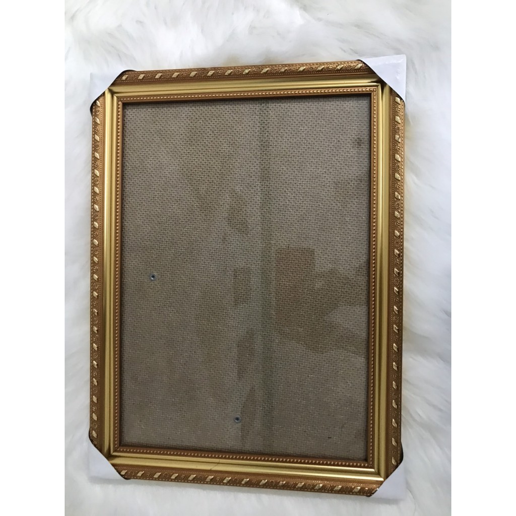 Khung hình có kiếng  kt tấm hình