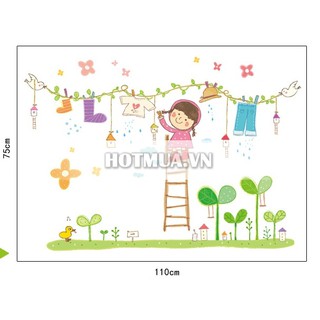 Decal dán tường bé tập phơi quần áo