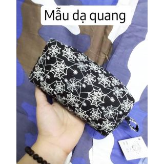 Hộp bút nhện nền đen dạ quang